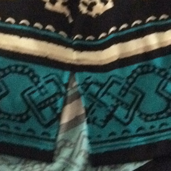 JM COLLECTION PAISLEY BLOUSE - Picture 7 of 8